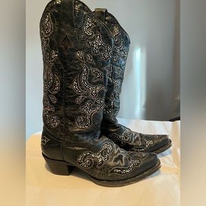 Black and silver sparkle corral boots size 6 1/2